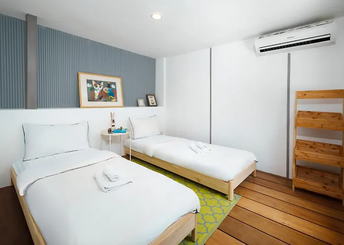 Non Entire Historic 5 Bedroom Riverside Shophouse Near Iconsiam For Families And Groups Bangkok