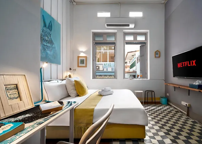 Non Entire Historic 5 Bedroom Riverside Shophouse Near Iconsiam For Families And Groups Casa vacanze Bangkok